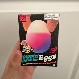 Dippin' Dazzler Eggs NeeDoh- Nosey Posey Pink